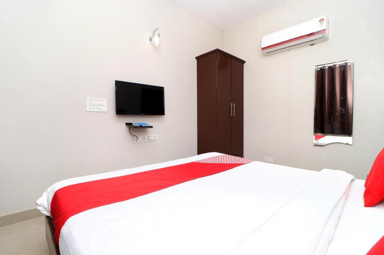 Oyo 14832 Hotel Rooftop Panchkula Eksteriør billede