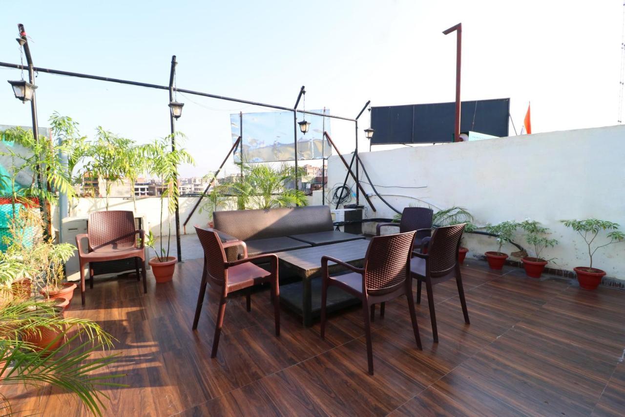 Oyo 14832 Hotel Rooftop Panchkula Eksteriør billede