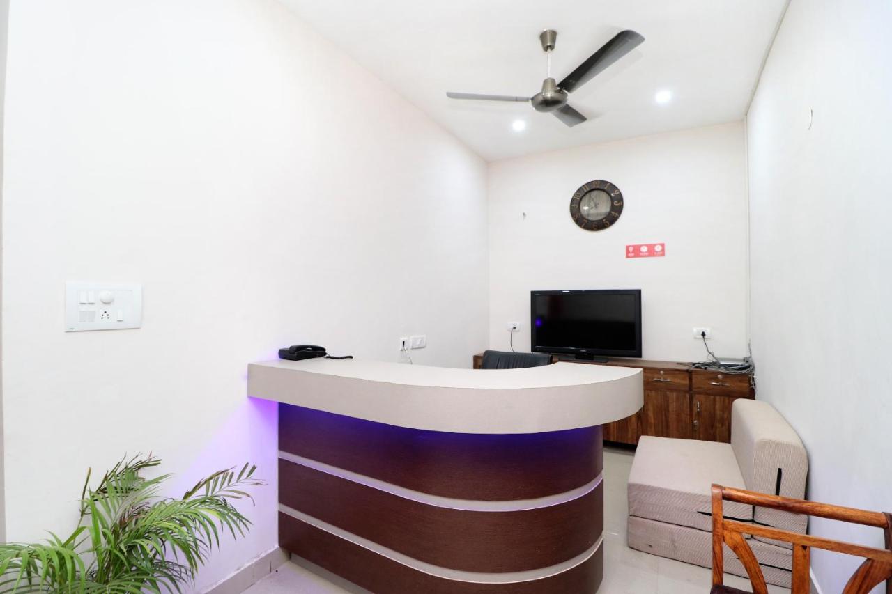Oyo 14832 Hotel Rooftop Panchkula Eksteriør billede