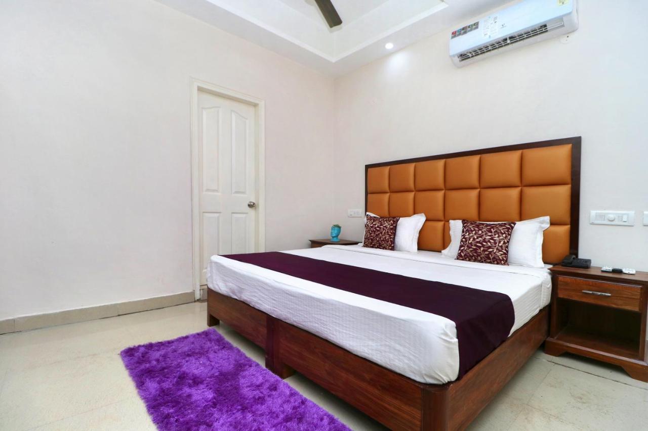 Oyo 14832 Hotel Rooftop Panchkula Eksteriør billede