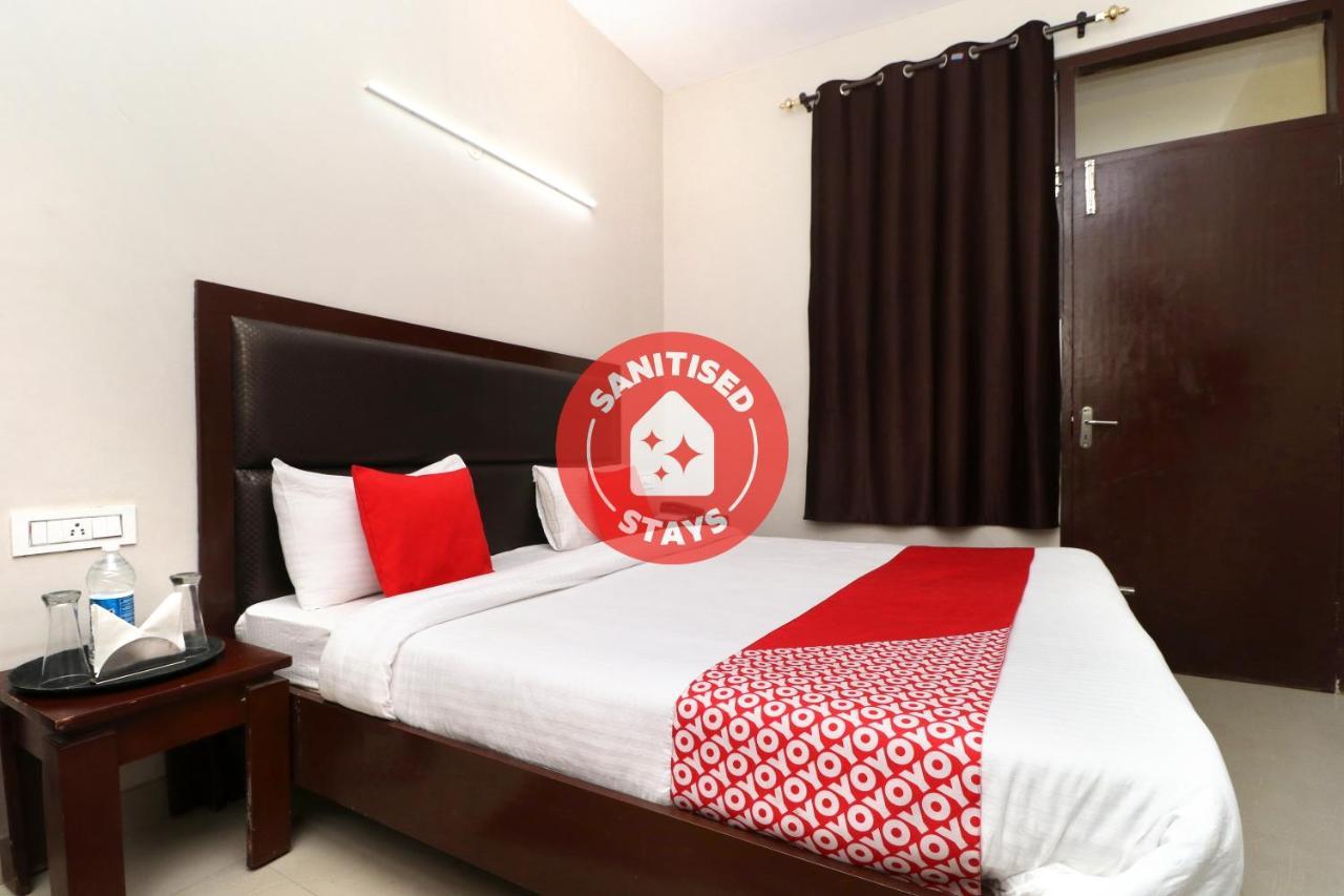 Oyo 14832 Hotel Rooftop Panchkula Eksteriør billede